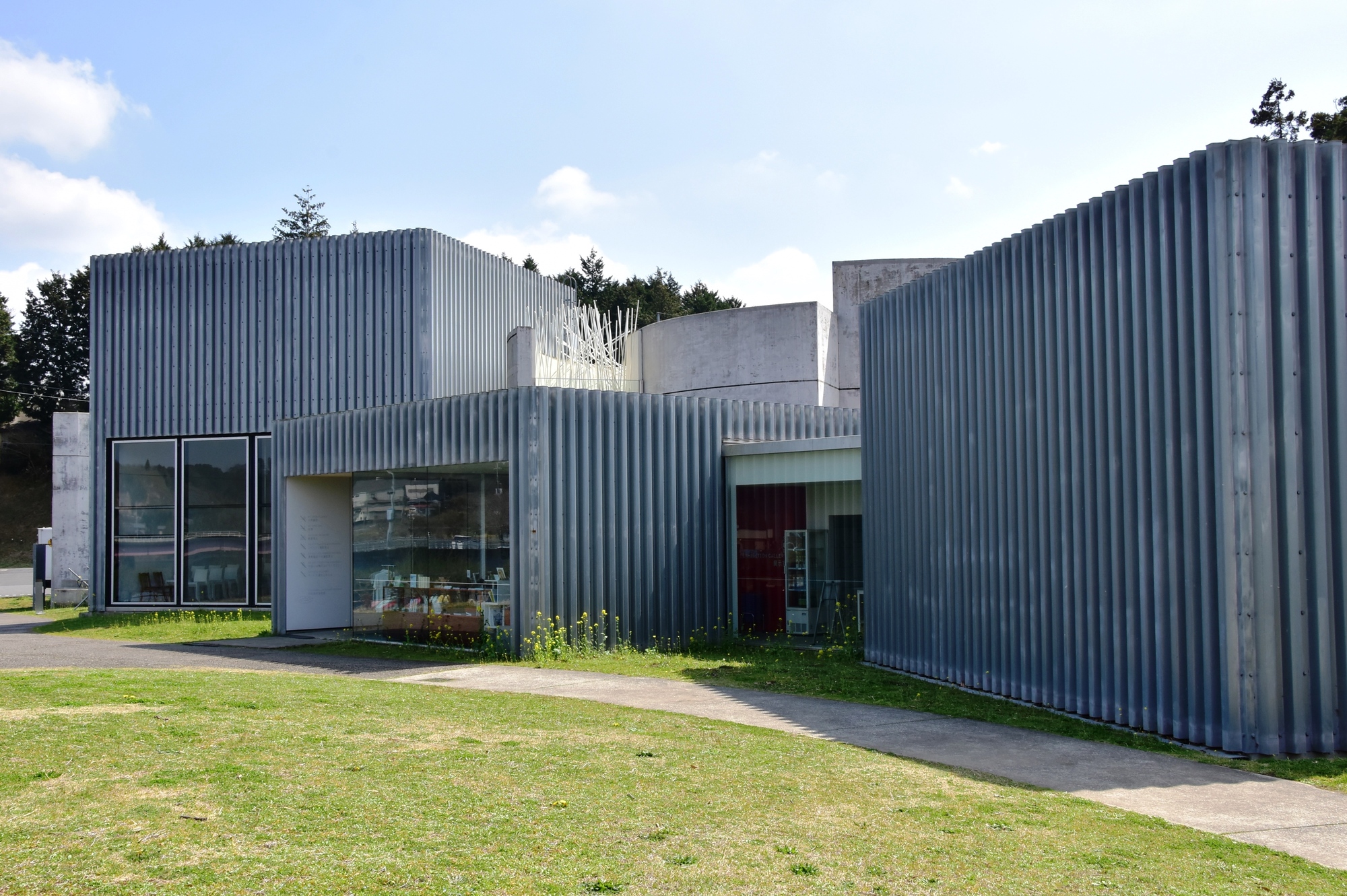 市原湖畔美術館