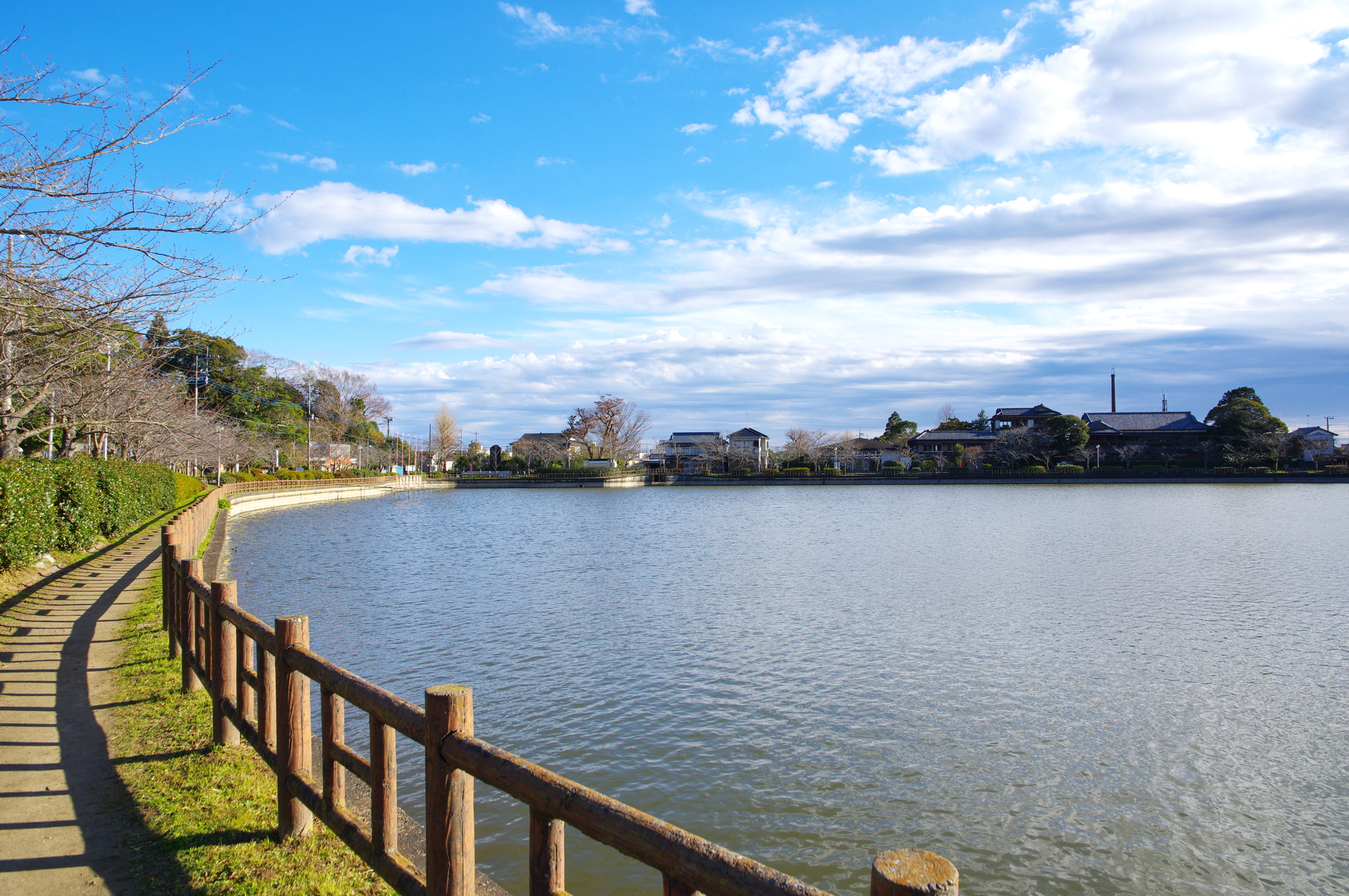 八鶴湖